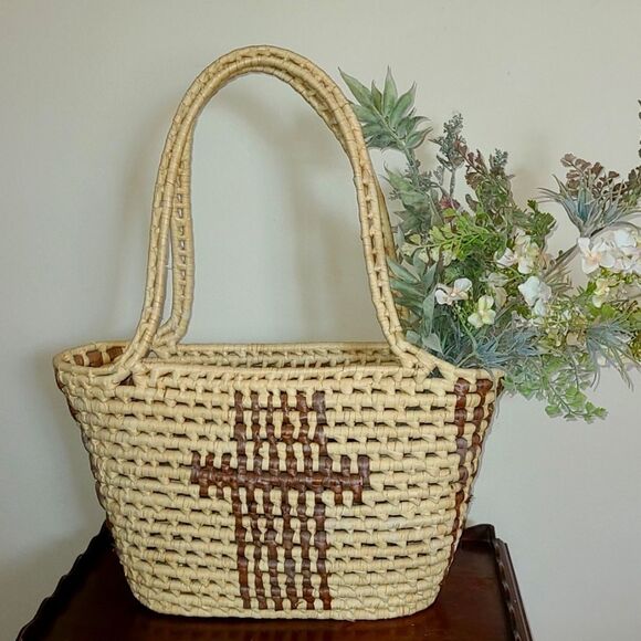 Hand Crafted Handbags - Beach Basket - Handwoven in Jamaica
